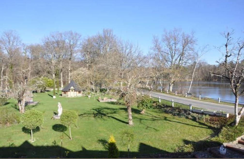 Hotel - Restaurant Le Moulin De Villiers Nouan-le-Fuzelier ภายนอก รูปภาพ