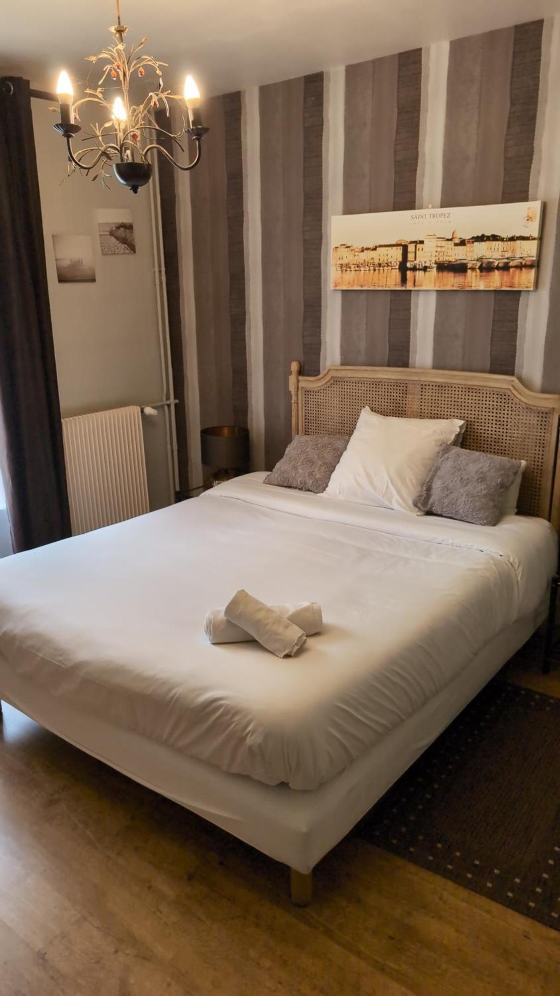 Hotel - Restaurant Le Moulin De Villiers Nouan-le-Fuzelier ภายนอก รูปภาพ