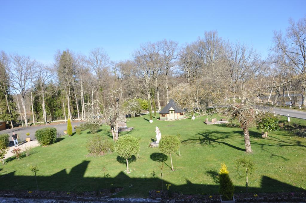 Hotel - Restaurant Le Moulin De Villiers Nouan-le-Fuzelier ภายนอก รูปภาพ