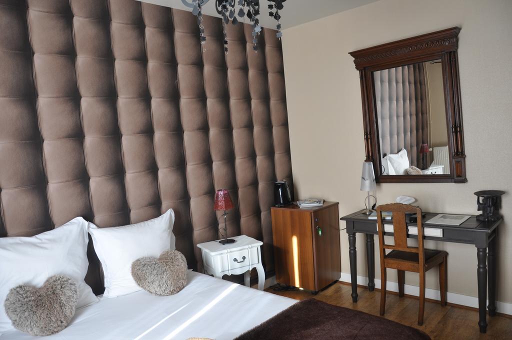 Hotel - Restaurant Le Moulin De Villiers Nouan-le-Fuzelier ภายนอก รูปภาพ