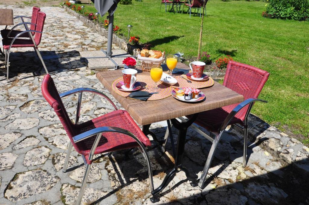 Hotel - Restaurant Le Moulin De Villiers Nouan-le-Fuzelier ภายนอก รูปภาพ